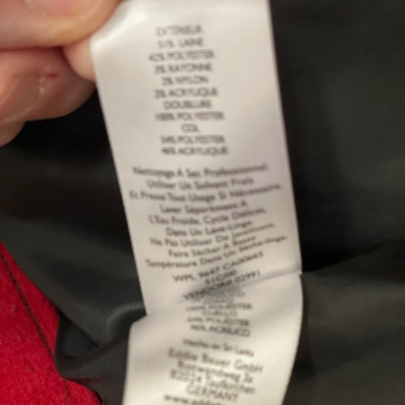 Eddie Bauer Red Plaid Women’s Jacket with Shearling Trim - Picture 4 of 4